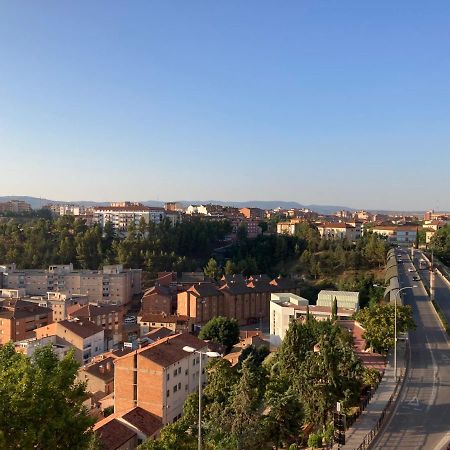Teruelhome IV Atico Con Vistas Y Aparcamiento En El Centro Bagian luar foto